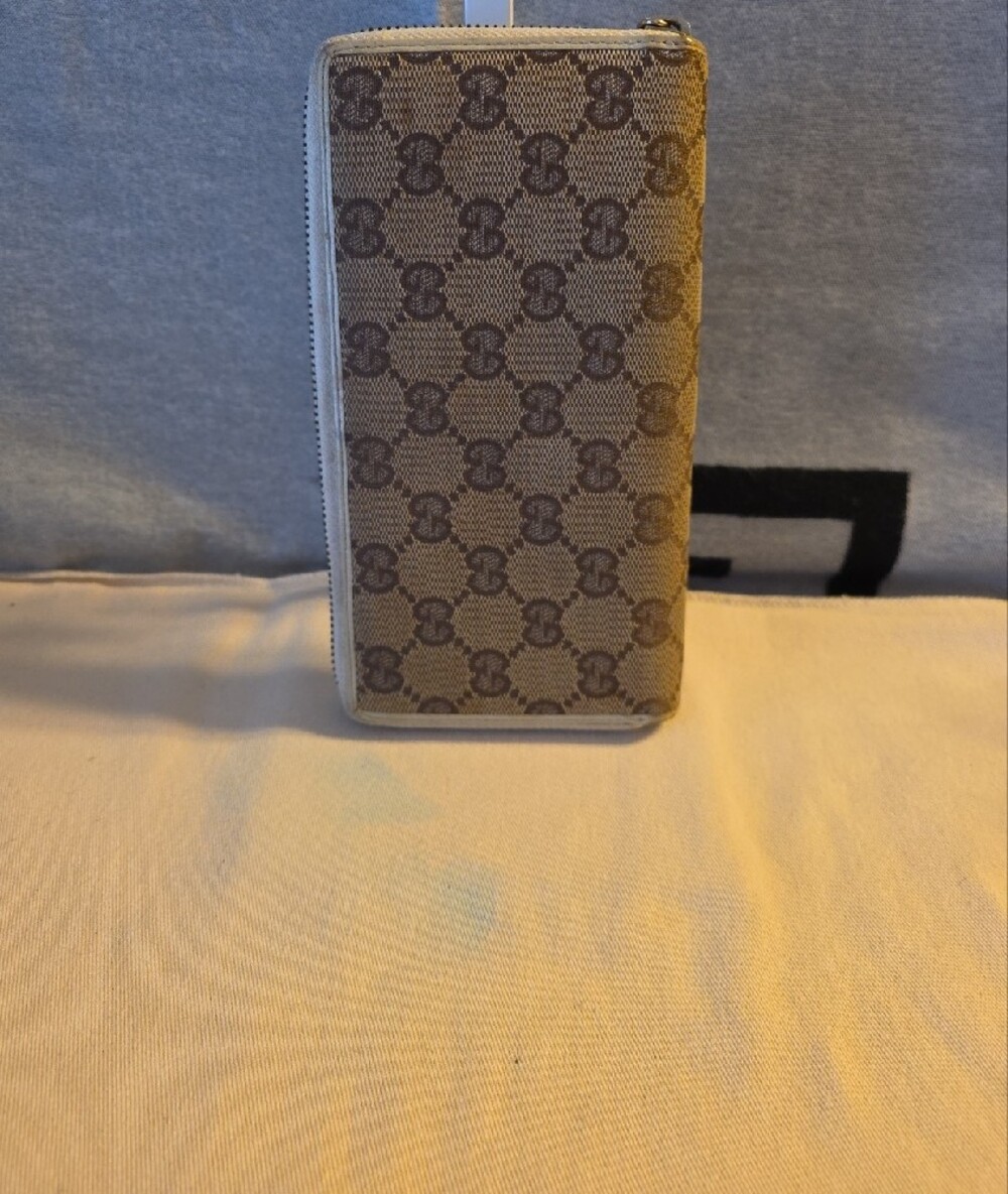 Gucci Brown Monogram Zip Wallet - Picture 3 of 9